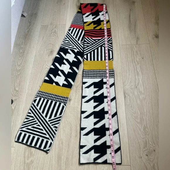 Green Thomas Merino Lambswool Scarf 🧣🤍 - Picture 7 of 11